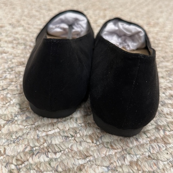 Ataiwee black velvet flats size 10 NWOT - Picture 5 of 8